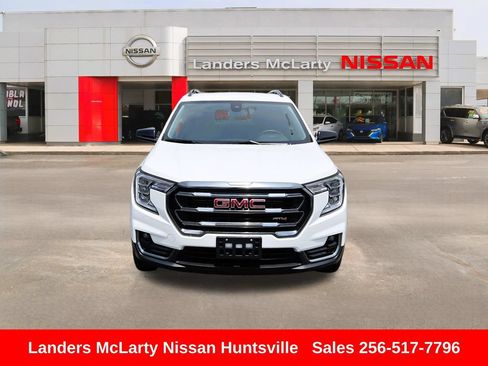 Used 2024 GMC Terrain AT4 AWD/4WD image 11
