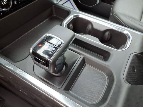 Used 2025 Chevrolet Silverado 1500 LTZ AWD/4WD image 25
