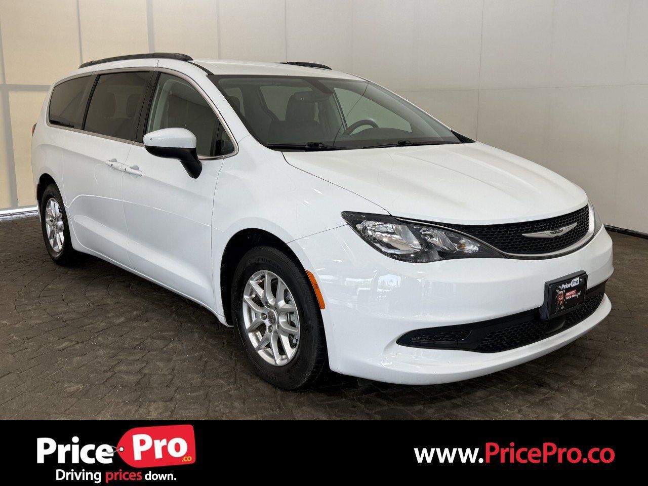 Used 2021 Chrysler Voyager Lxi FWD image 1