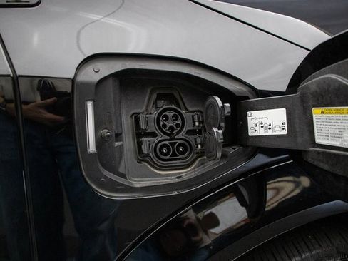 Used 2024 Nissan Ariya AWD image 31