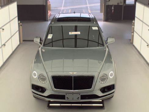 Used 2019 Bentley Bentayga AWD/4WD image 6