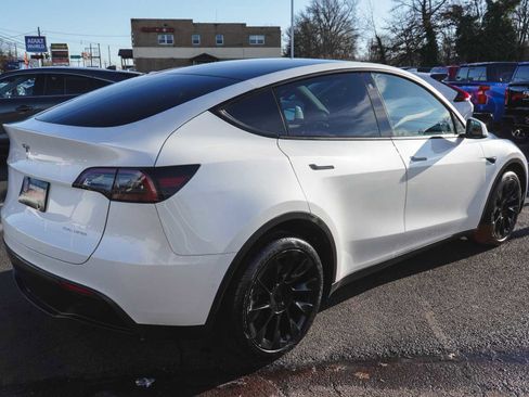 Used 2022 Tesla Model Y Long Range image 5