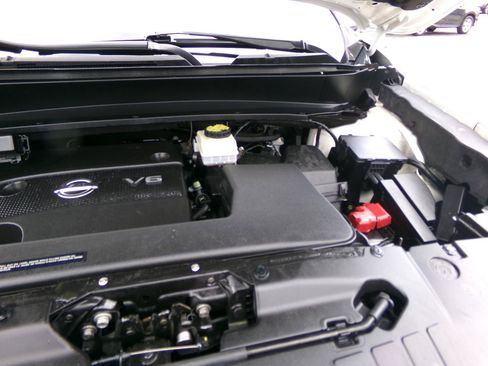 Used 2015 Nissan Pathfinder SL w/ SL Tech Package FWD image 29