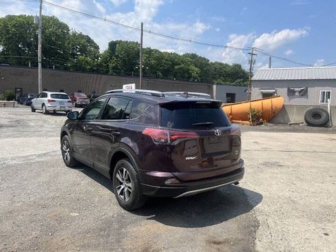 Used 2018 Toyota RAV4 XLE AWD/4WD image 2