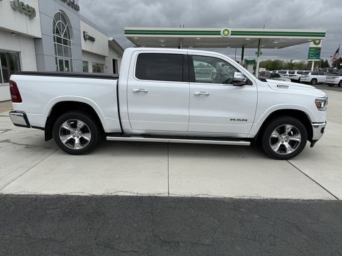 Used 2022 RAM 1500 Laramie AWD/4WD image 9