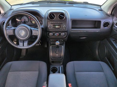 Used 2012 Jeep Compass Latitude w/ Altitude Pkg FWD image 14