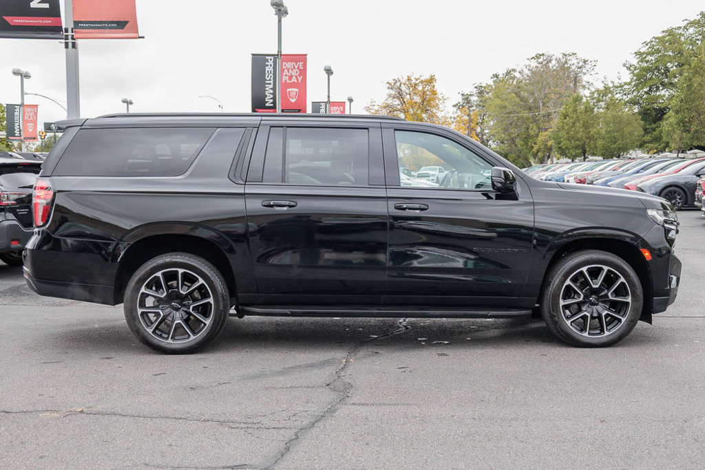 Used 2023 Chevrolet Suburban RST w/ Luxury Package AWD/4WD image 20