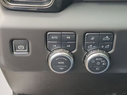 Certified 2025 GMC Sierra 2500 AT4 w/ AT4 Premium Plus Package image 25