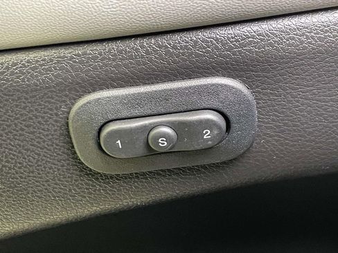 Used 2018 Jeep Grand Cherokee Limited image 38