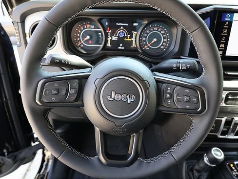 New 2025 Jeep Gladiator Sport image 18