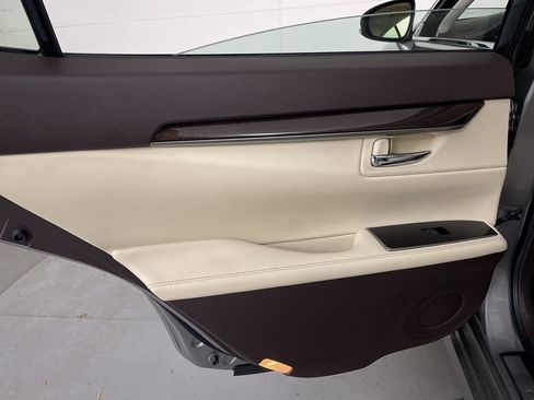 Used 2018 Lexus ES 350 w/ Navigation System Package FWD image 21