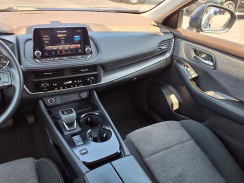 Used 2023 Nissan Rogue SV image 25