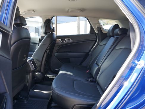 Used 2023 Kia Sportage EX image 14