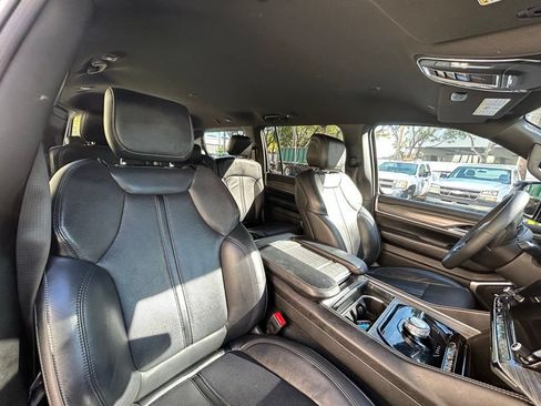 Used 2024 Jeep Wagoneer Series II w/ Flexible Seating Group AWD/4WD image 33