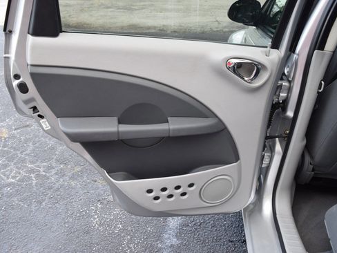 Used 2006 Chrysler PT Cruiser Touring FWD image 35