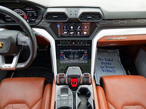 Used 2019 Lamborghini Urus Base image 47