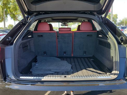 Used 2024 Audi SQ8 Premium Plus image 9