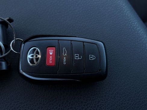 Used 2025 Toyota Camry LE image 28