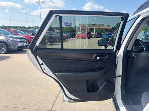 Used 2019 Subaru Outback 2.5i Limited AWD/4WD image 39