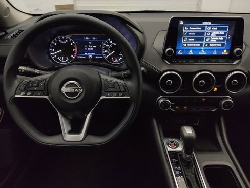 Used 2025 Nissan Sentra SV FWD image 22