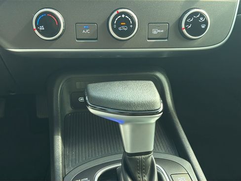Certified 2025 Hyundai Kona SE AWD/4WD image 19