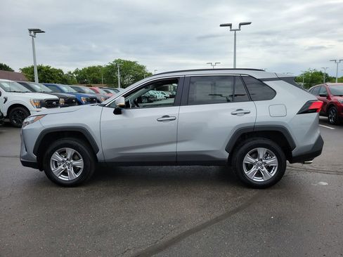 Used 2025 Toyota RAV4 XLE w/ Convenience Package AWD/4WD image 7