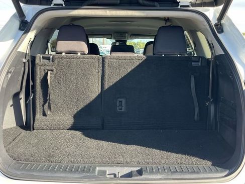 Used 2023 Toyota Highlander L image 21