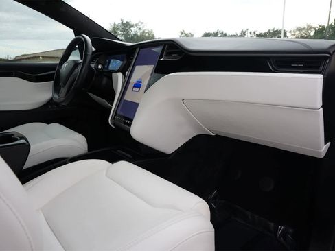 Used 2019 Tesla Model X 75D image 23