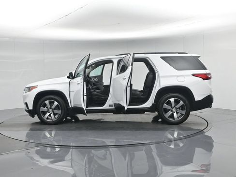 Used 2020 Chevrolet Traverse LT w/ LT Premium Package FWD image 37