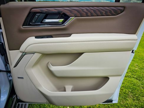 New 2026 GMC Yukon XL Denali w/ Denali Reserve Package AWD/4WD image 48