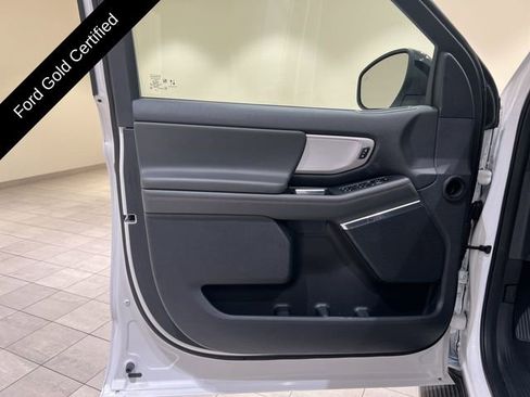 Certified 2025 Ford Expedition Active image 21