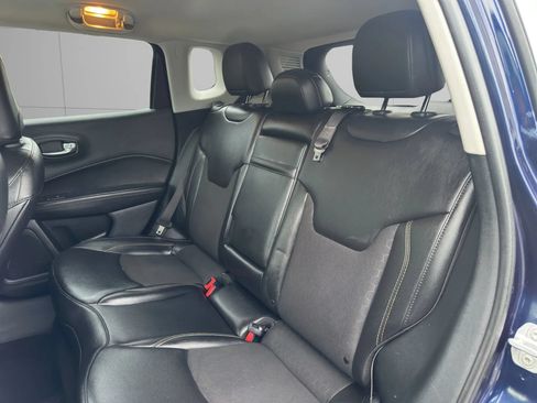 Used 2019 Jeep Compass Latitude w/ Popular Equipment Group AWD/4WD image 14