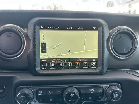 Used 2022 Jeep Wrangler Unlimited Sport image 24