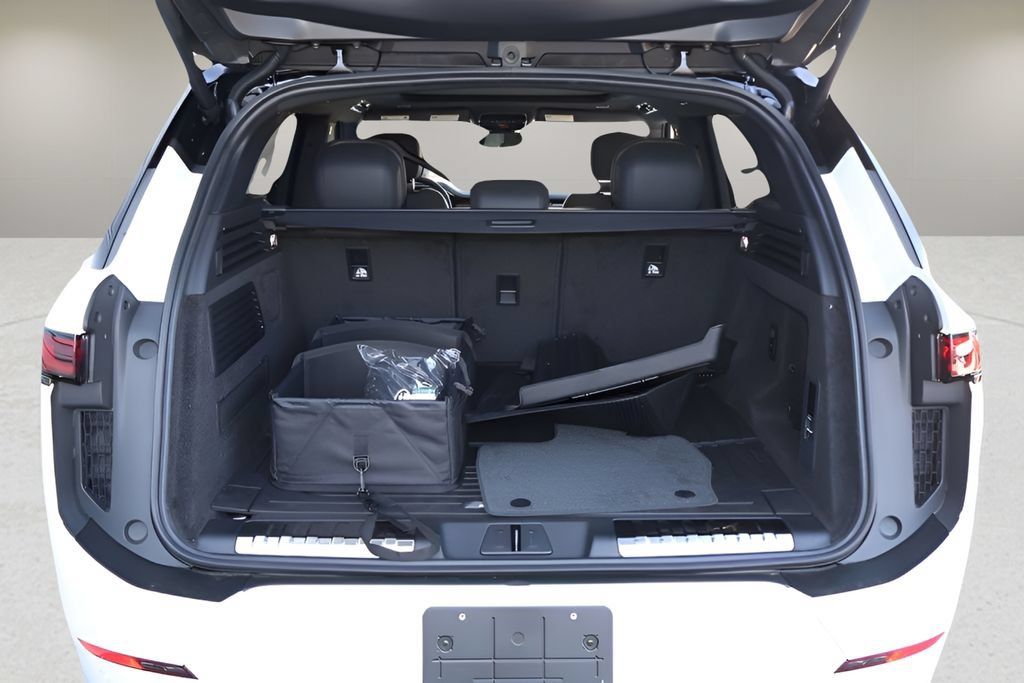 New 2026 Land Rover Range Rover Sport Dynamic SE AWD/4WD image 16