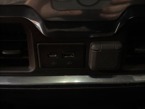 Used 2021 GMC Sierra 1500 Denali w/ Denali Premium Package image 16