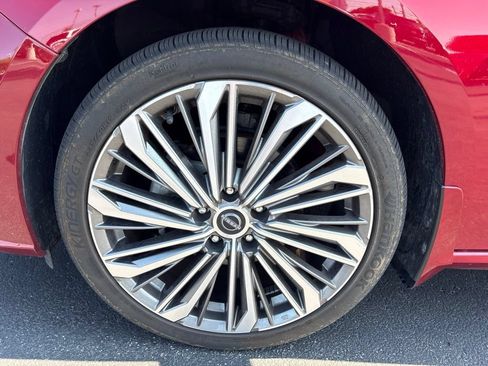 Used 2023 Nissan Altima 2.5 SL AWD/4WD image 9
