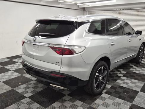 Used 2022 Buick Enclave Essence w/ Sport Touring Edition image 6