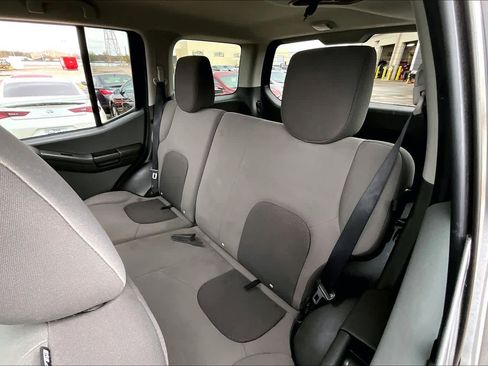 Used 2014 Nissan Xterra X image 18