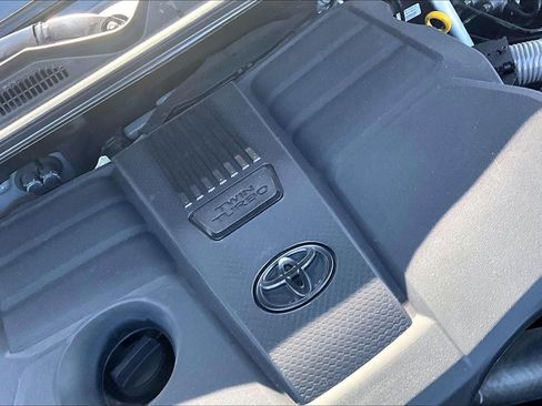 Used 2025 Toyota Tundra Platinum AWD/4WD image 32