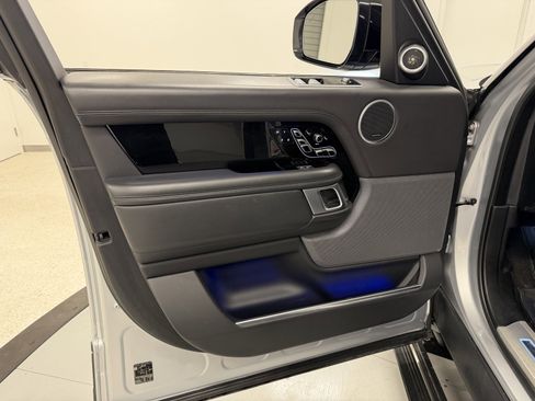 Used 2020 Land Rover Range Rover Autobiography image 33