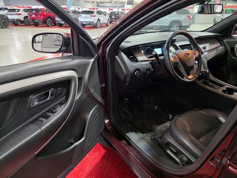 Used 2018 Ford Taurus SEL w/ Equipment Group 201A image 11