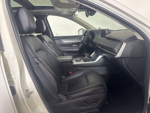 Used 2024 MAZDA CX-90 Plug-In Hybrid w/ Premium Pkg image 4