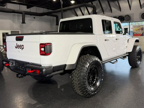 Used 2025 Jeep Gladiator Rubicon w/ Safety Group image 16