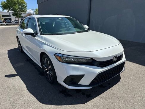Used 2024 Honda Civic EX image 3