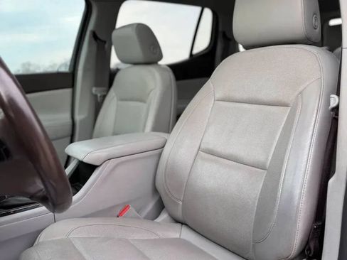 Used 2018 GMC Acadia SLT w/ LPO, Black Accent Package AWD/4WD image 11