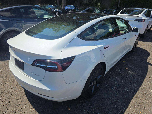 Used 2022 Tesla Model 3 Long Range AWD/4WD image 4
