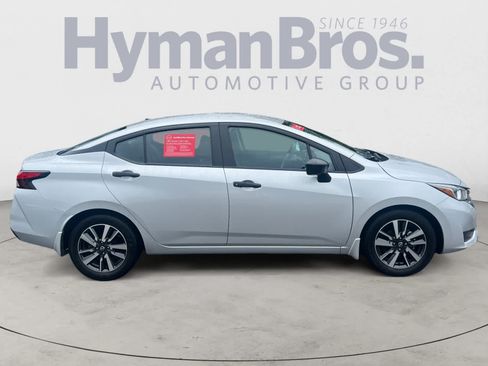 Certified 2024 Nissan Versa S w/ S Plus Package FWD image 4