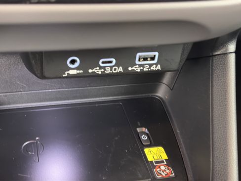 Used 2025 Subaru Crosstrek 2.5i Limited w/ Crosstrek Mirror Package image 22