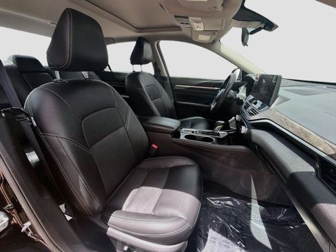 Used 2023 Nissan Altima 2.5 SL FWD image 33