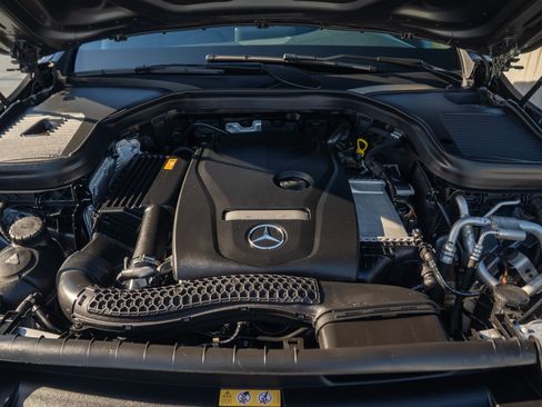 Used 2017 Mercedes-Benz GLC 300 4MATIC image 30